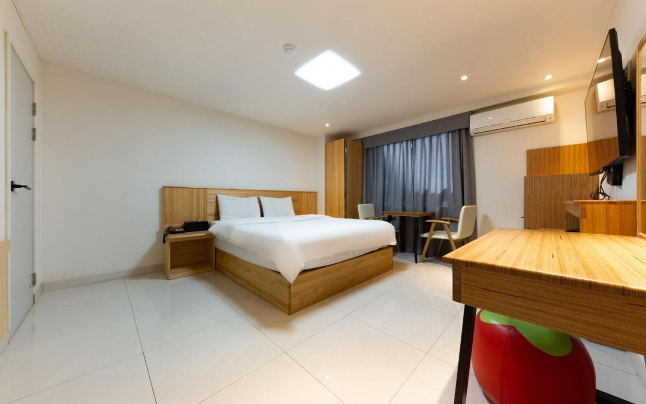 I.Y Hotel Suwon Exterior foto