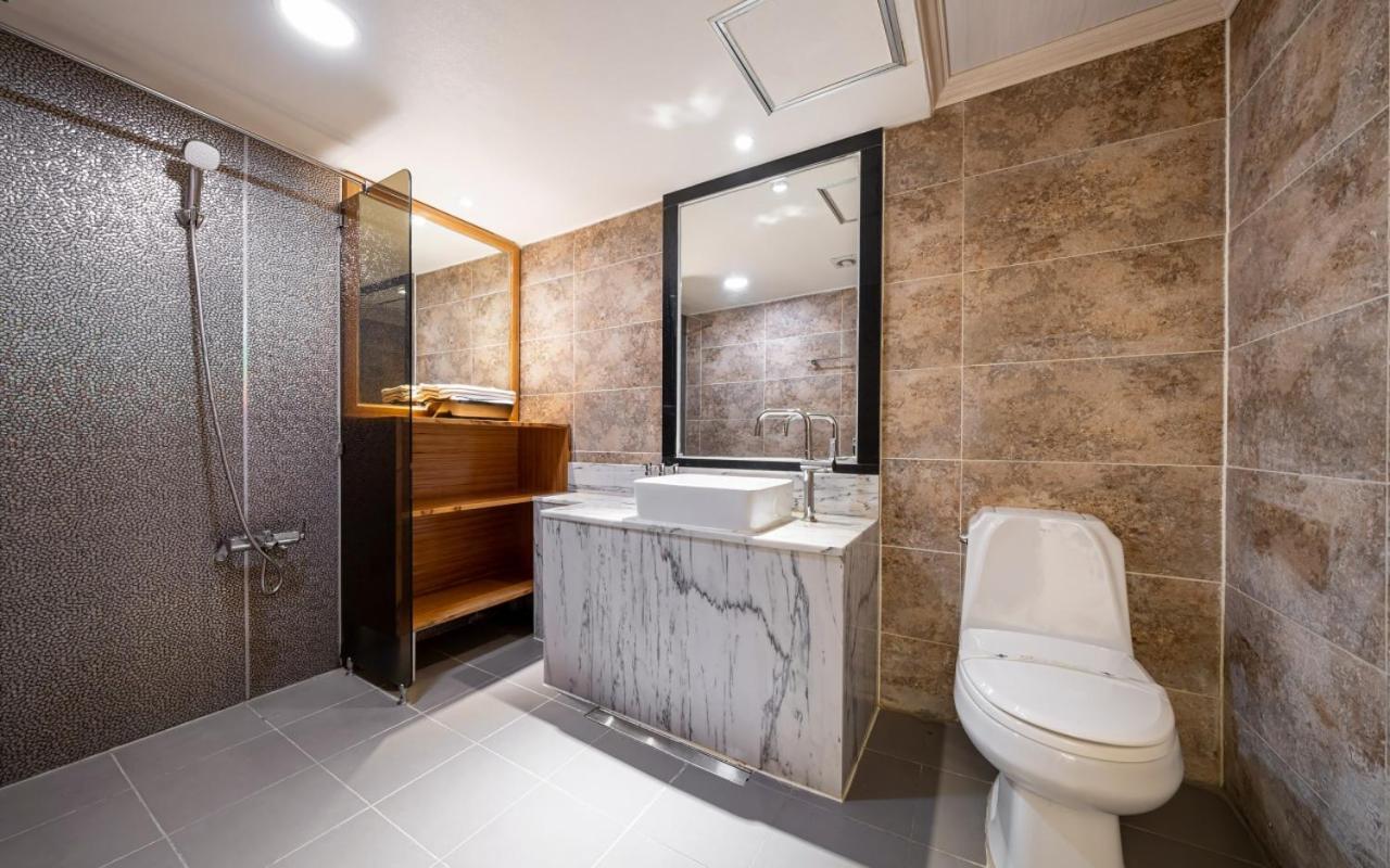 I.Y Hotel Suwon Exterior foto
