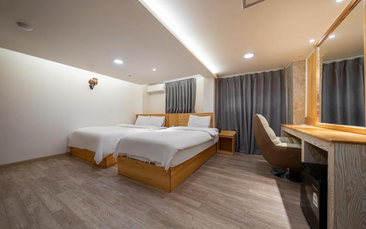 I.Y Hotel Suwon Exterior foto