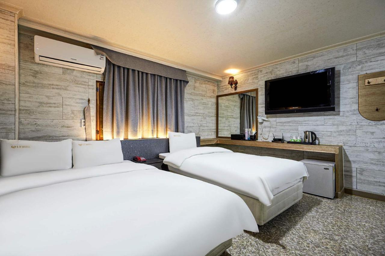 I.Y Hotel Suwon Exterior foto